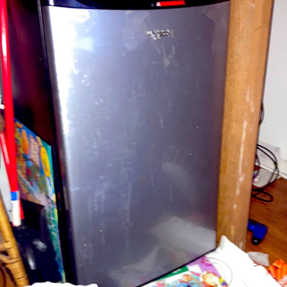 This is a new mini fridge I don’t use it for real